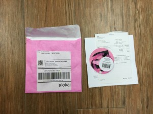Unboxing-Lokai-Ecommerce-Package
